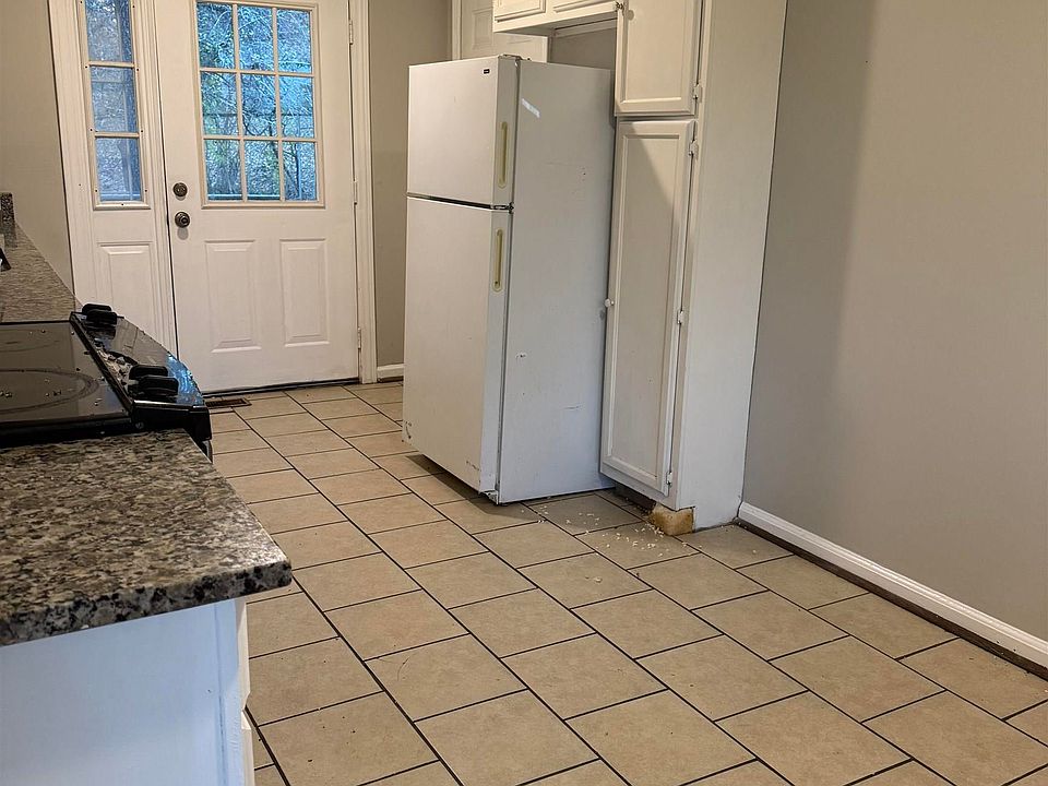 2nd image of 9825 Virginianna Dr