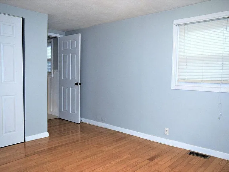 806 S Woodrow St — Photo 7