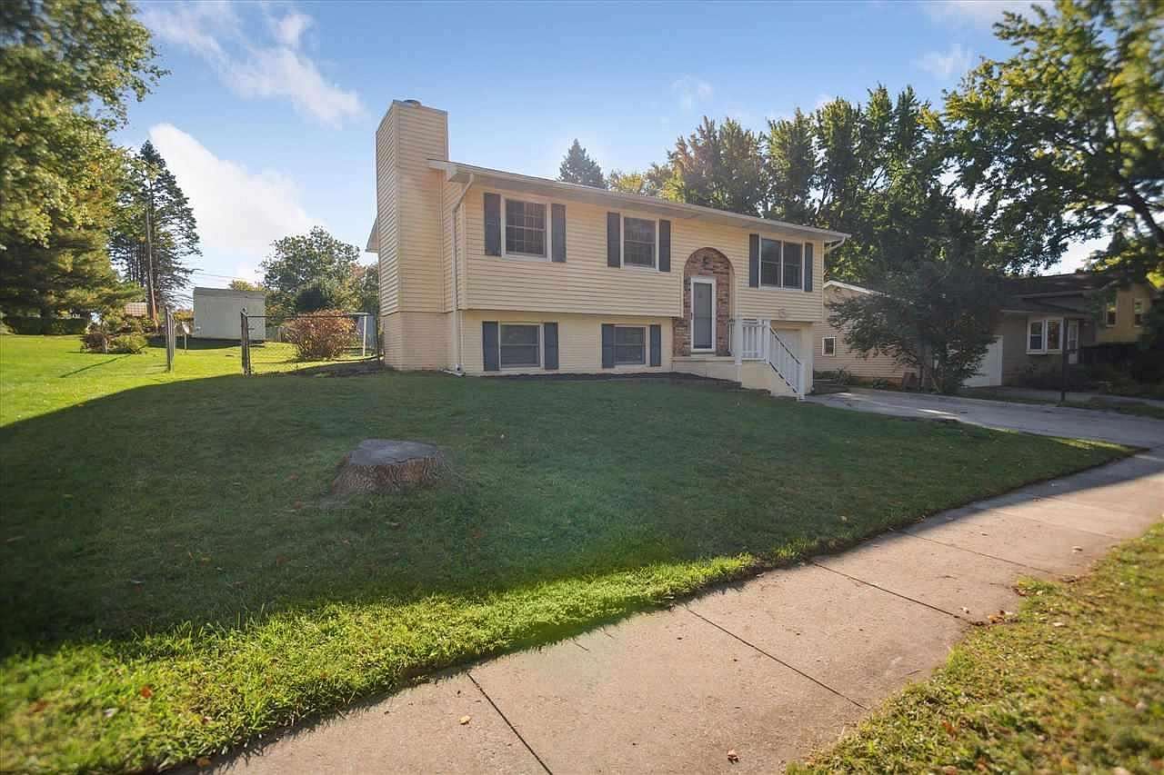 2222 Russell Dr, Iowa City, IA 52240 Zillow