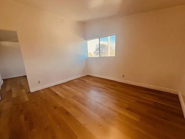 123 W 12th St (Beacon Harbor View, LLC) — Photo 17