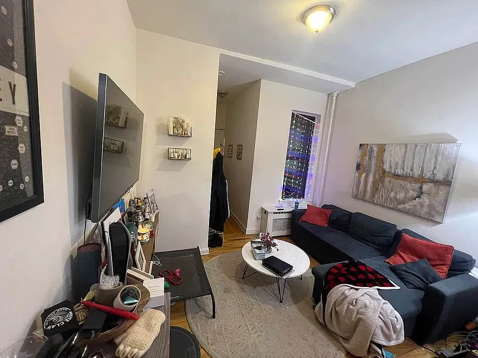 118 W 83rd St #1D