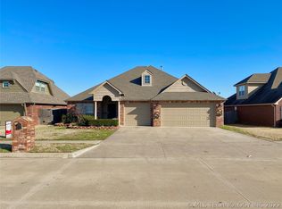 11209 N 131st East Pl, Owasso, OK 74055