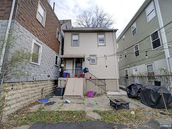 3rd image of 25 Eppirt St