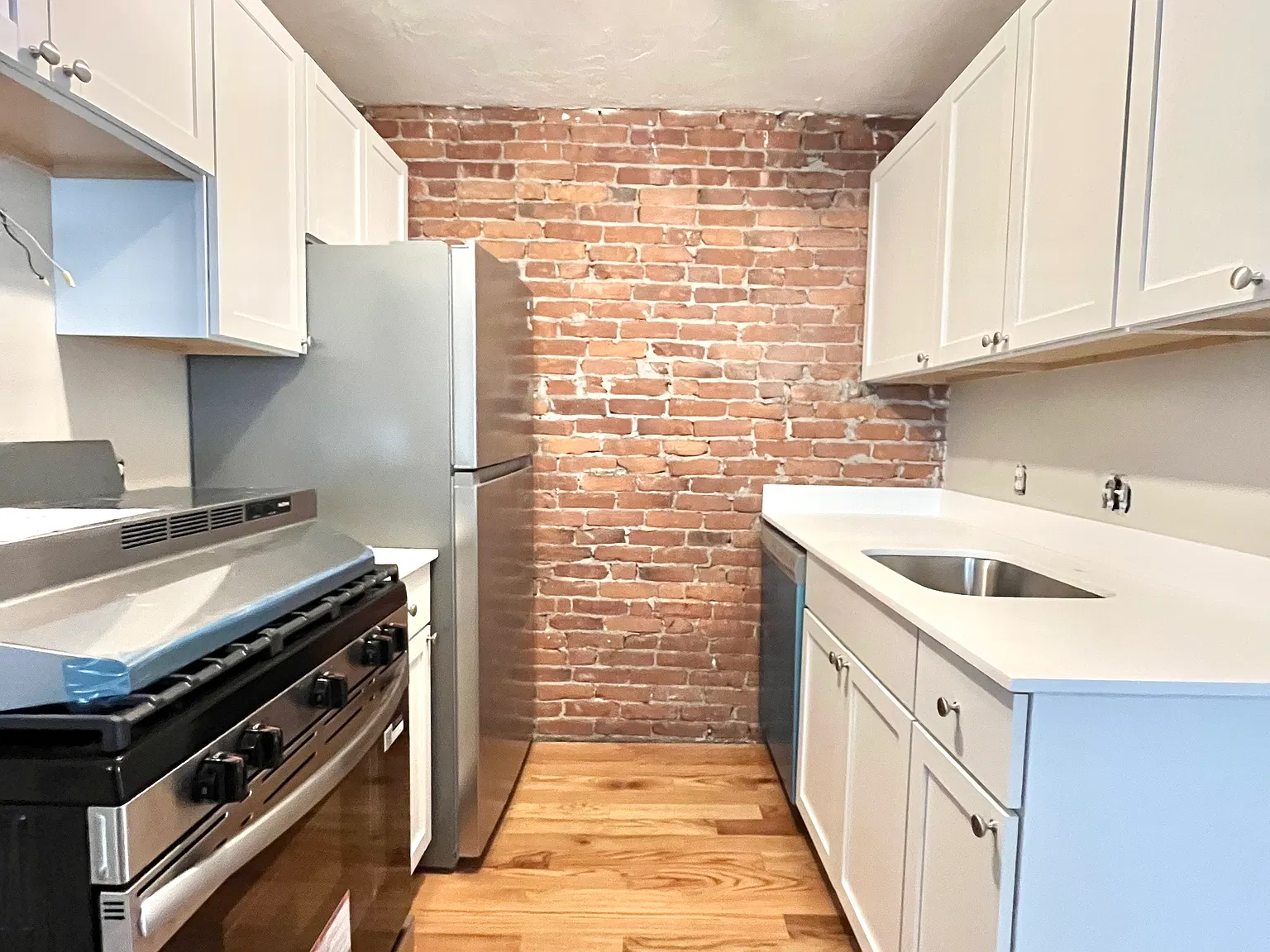 2 bed, 9999 sqft, $2,000 — Photo 2