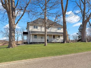 2584 W Red Oak Rd, Freeport, IL 61032