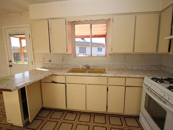 5th image of 1005 S Campbell Dr