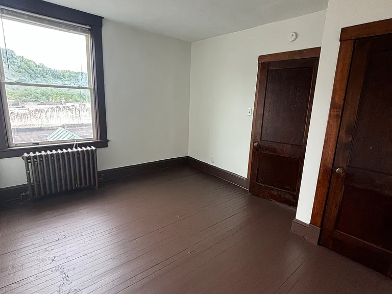 208 N Warren Ave #F — Photo 1