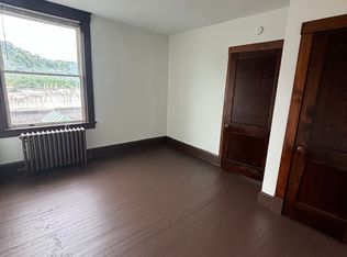 208 N Warren Ave #F, Apollo, PA 15613