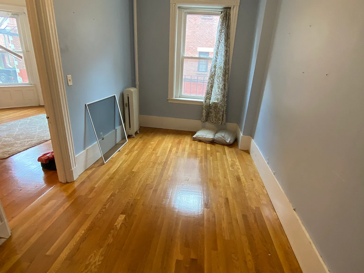 869 Beacon St — Photo 2