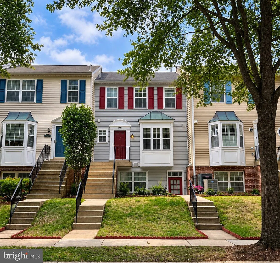 3 bed, 2.5 bath, 1372 sqft, $2,700 — Photo 1