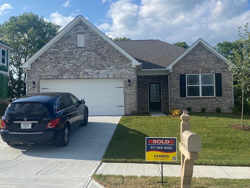 2nd image of 924 Booneway Ln