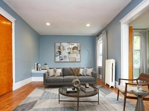 4 Belmont St APT 2, Newton, MA 02458