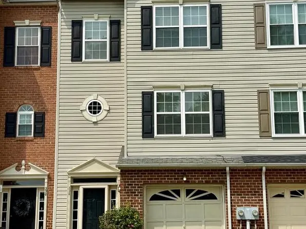 394 Cambridge Pl, Prince Frederick, MD 20678
