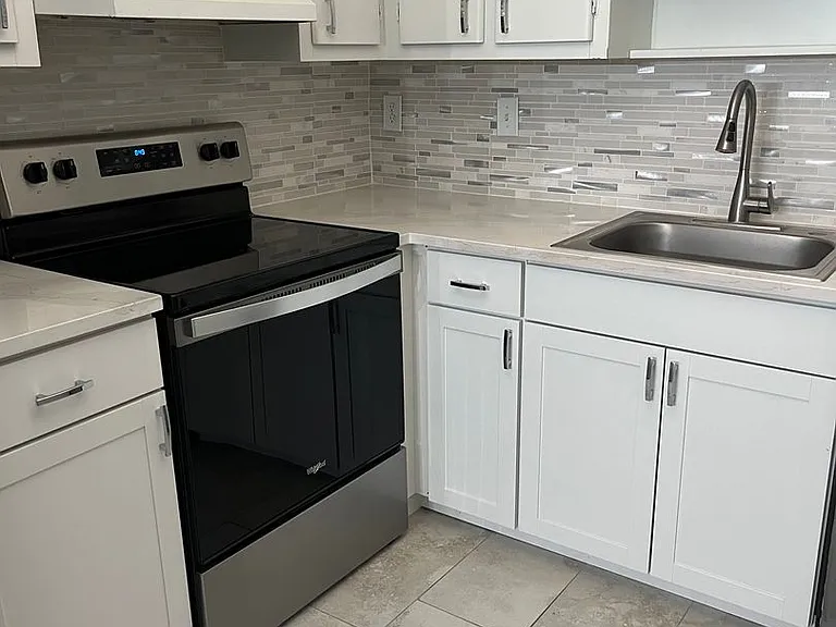 3300 Fox Chase Cir N #226 — Photo 7