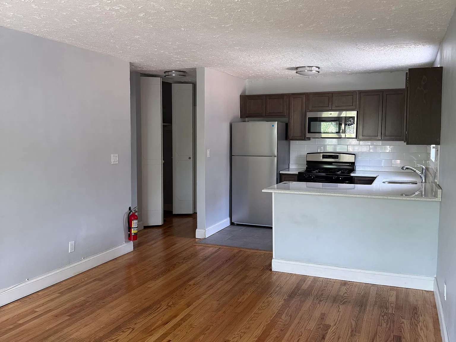 300 Westfield Ave E — Photo 2