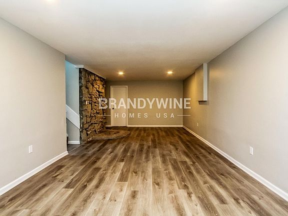 3rd image of 4032 S Rural St