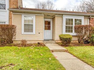 389 Rittenhouse Ct, North Brunswick, NJ 08902