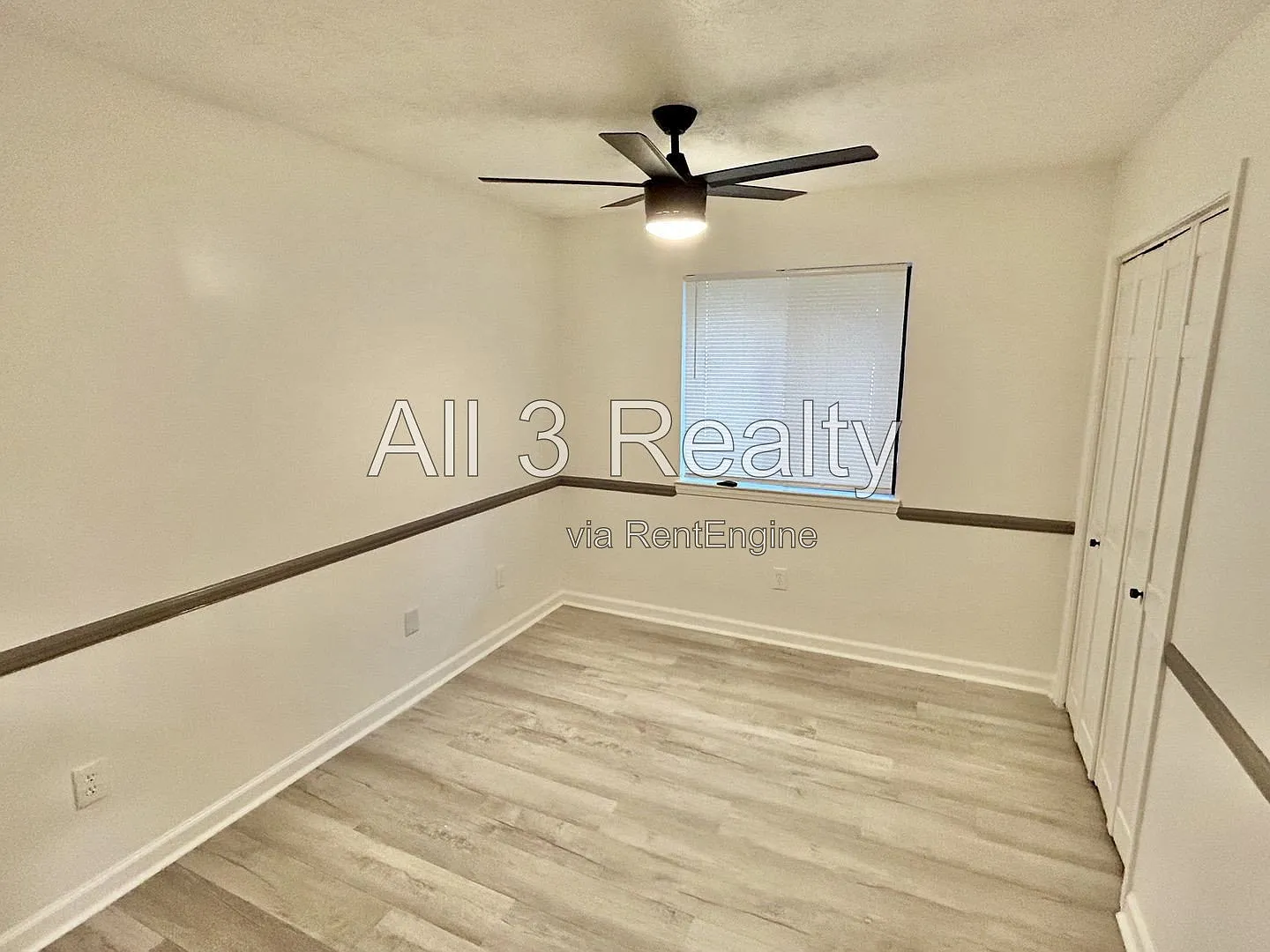 3 bed, 2.0 bath, 1696 sqft, $2,395 — Photo 2