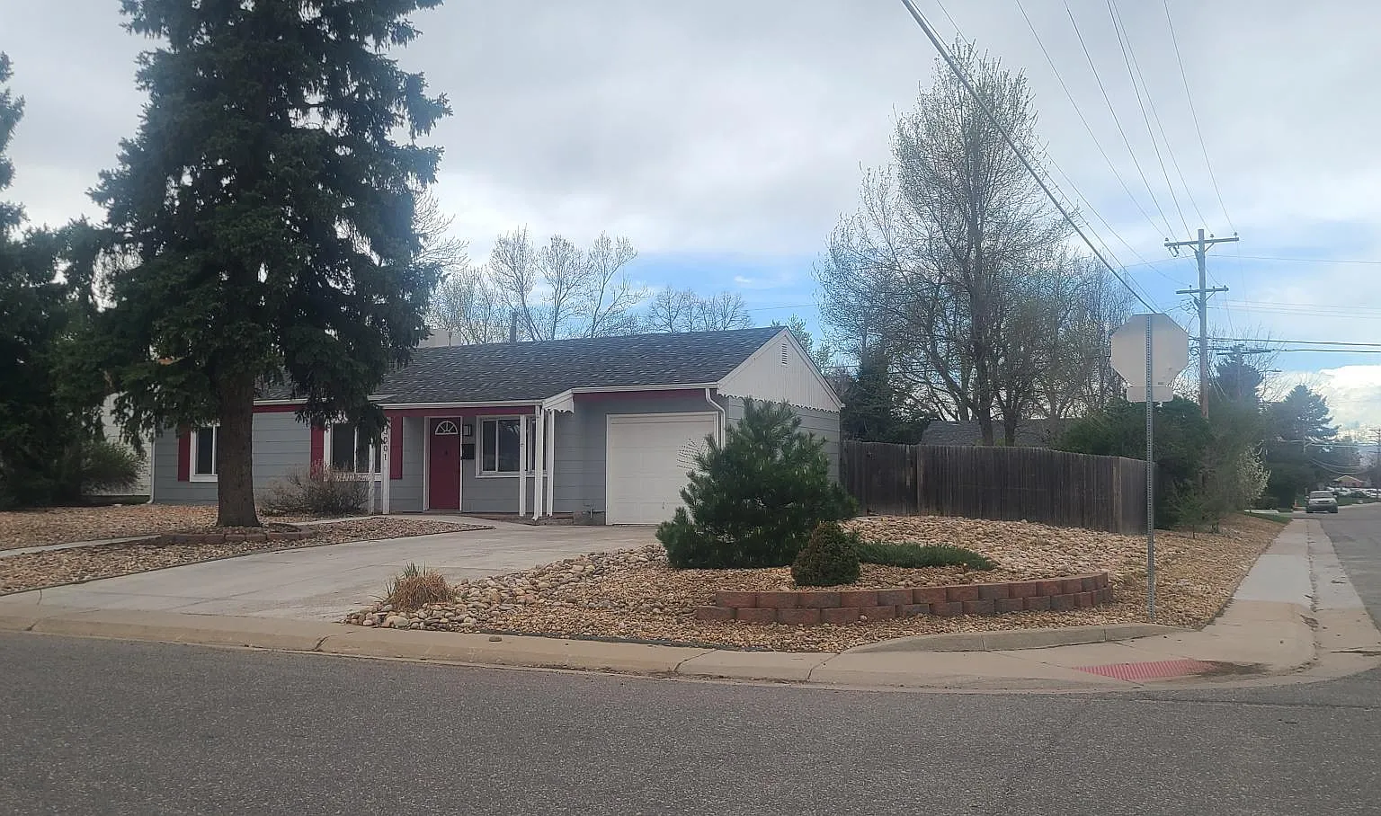 3 bed, 892 sqft, $2,600 — Photo 2