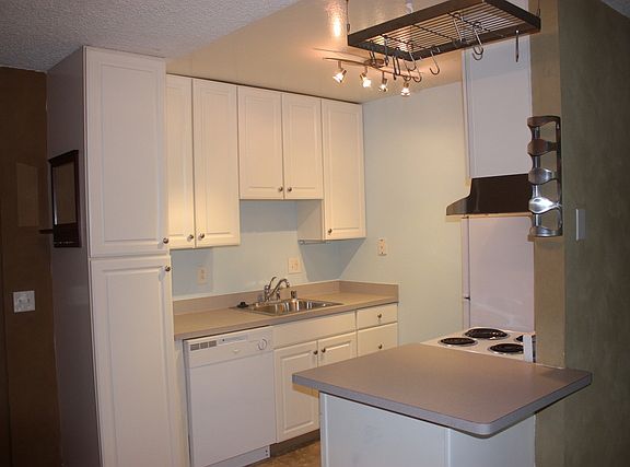3rd image of 1126 Cherry Ave APT 57