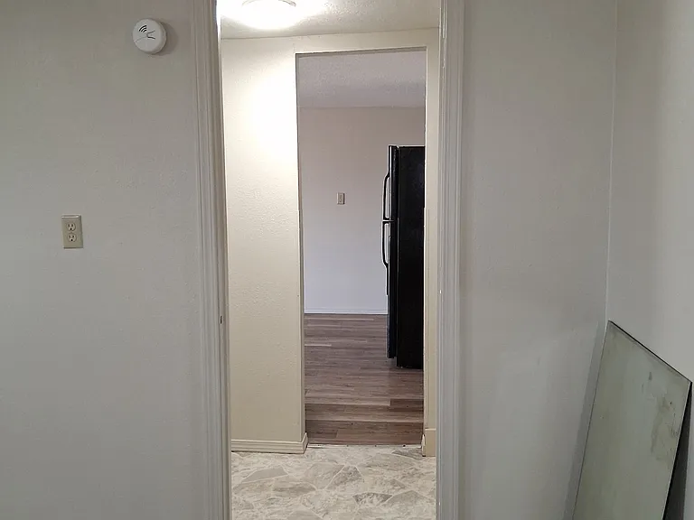 614 S 4th St #7 — Photo 3