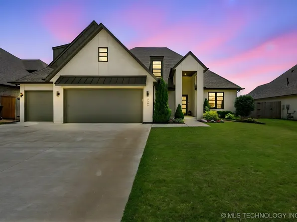 3009 W Van Buren Ct, Broken Arrow, OK 74011