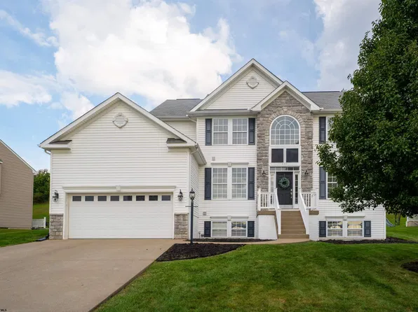 448 Blackberry Ridge Dr, Morgantown, WV 26508