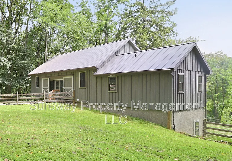 5565 Pennell Rd #1 — Photo 14