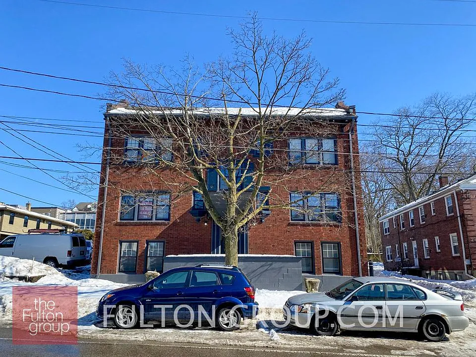 16 Lafayette Ave SE #3