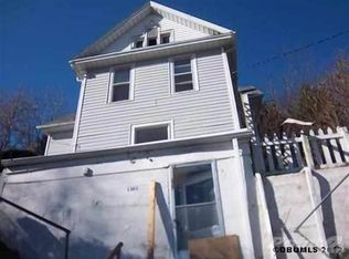 1265 Thomas Pl, Dubuque, IA 52001