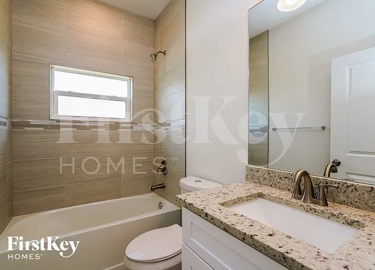 2120 NW 16th Pl — Photo 13