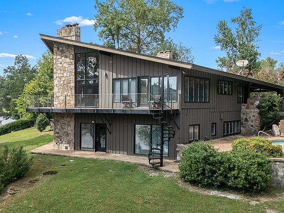 3rd image of 213 Lakewood Dr