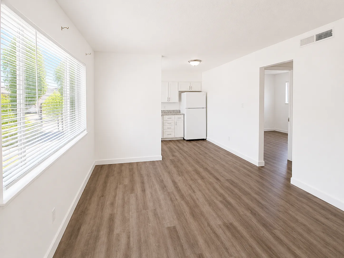 1 bed, 700 sqft, $1,295 — Photo 2