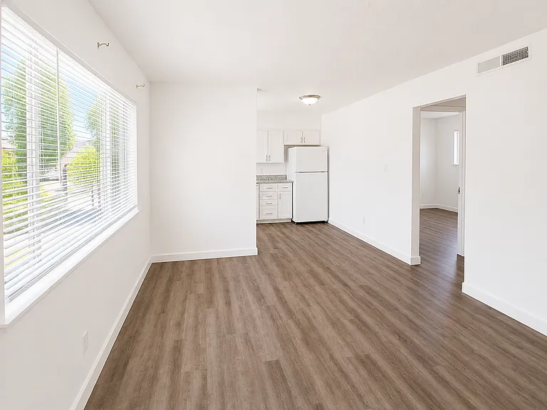 1251 Kenny Dr #13 — Photo 2