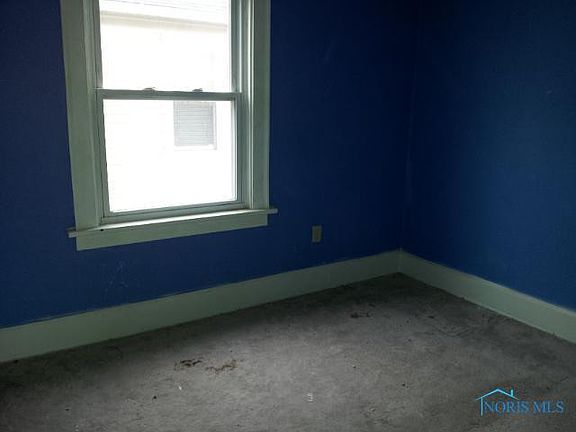 5th image of 322 Van Buren Ave