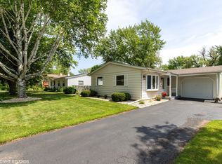 18431 W Rae Ln, Gurnee, IL 60031