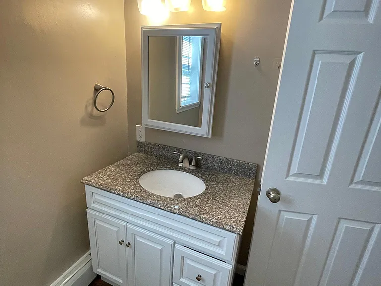 260 Bridge St #2 — Photo 2