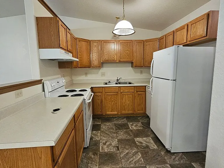 3850 Park Dr #6 — Photo 6