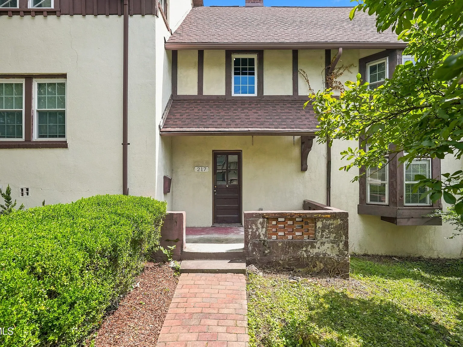 4 bed, 2.5 bath, 1551 sqft, $1,750 — Photo 2