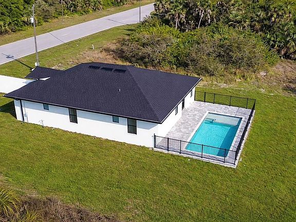 3rd image of 336 Sunset Rd