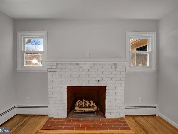 3rd image of 11926 Turners Ln
