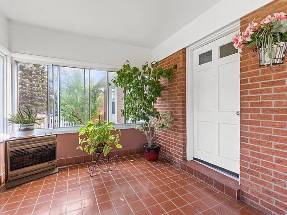 5th image of 1009 Saint Martins Ave