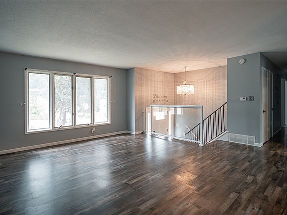 2nd image of 320 34th St