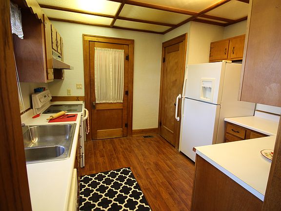 4th image of 311 S 10th St