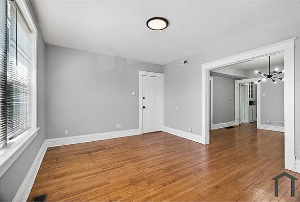 3923 Miami St #2F — Photo 8