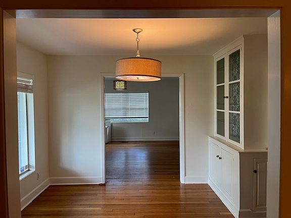 Breakfast nook with built ins