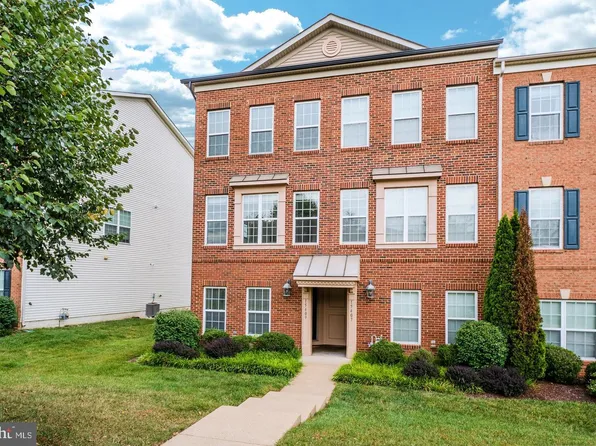 15409 Rosemont Manor Dr, Haymarket, VA 20169