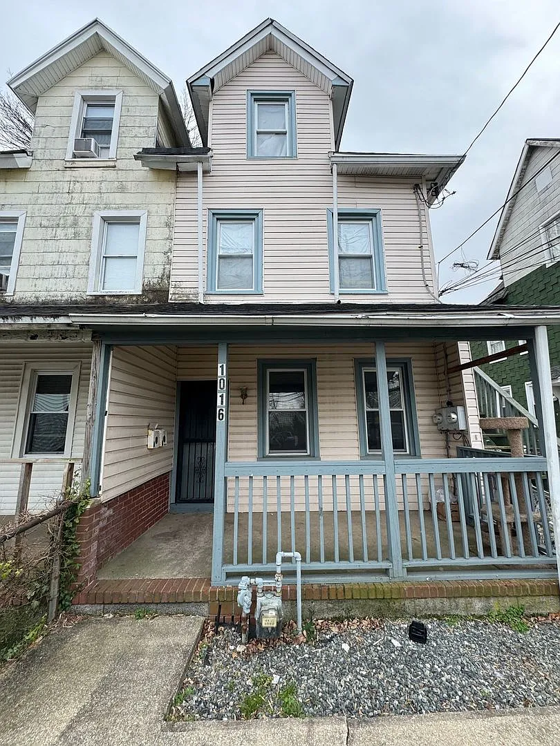 1016 Pine St — Photo 1