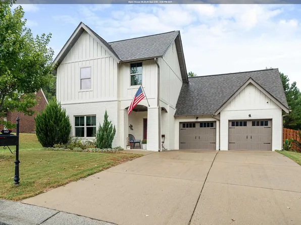 160 Lake Chelsea Dr, Chelsea, AL 35043