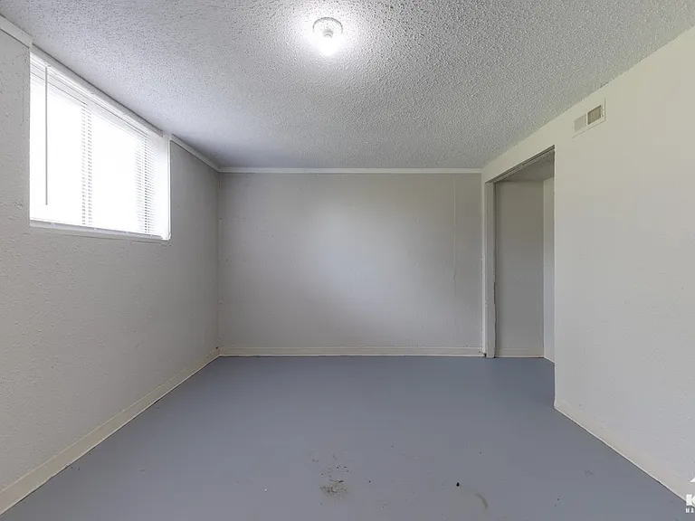 2014 E 52nd St S — Photo 15